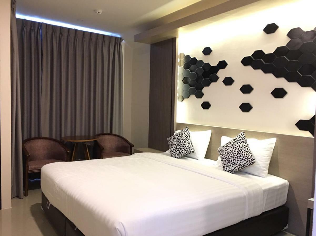 The Chic 101 Hotel Selaphum Eksteriør bilde